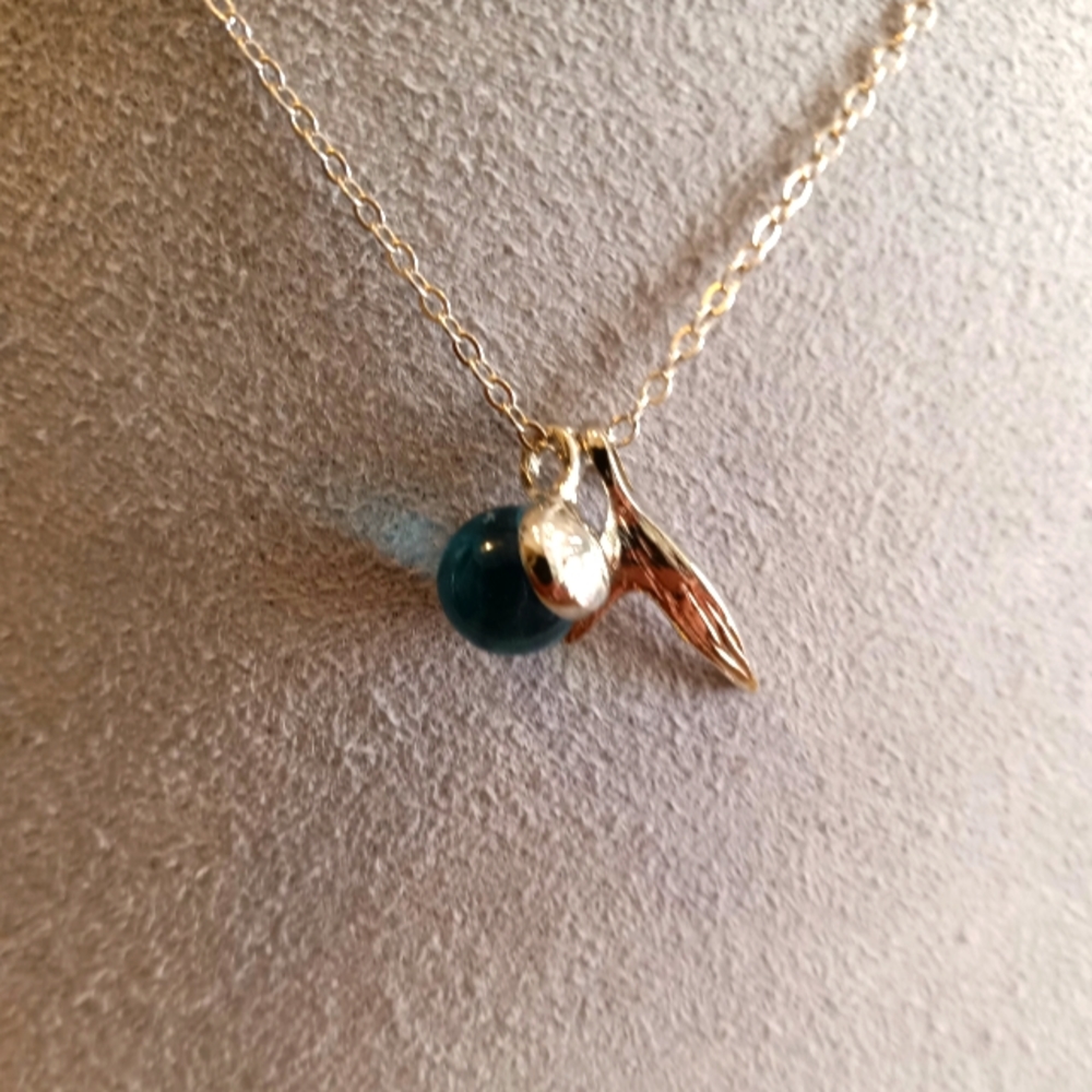 Beachwear 9 inch necklace NWOT
